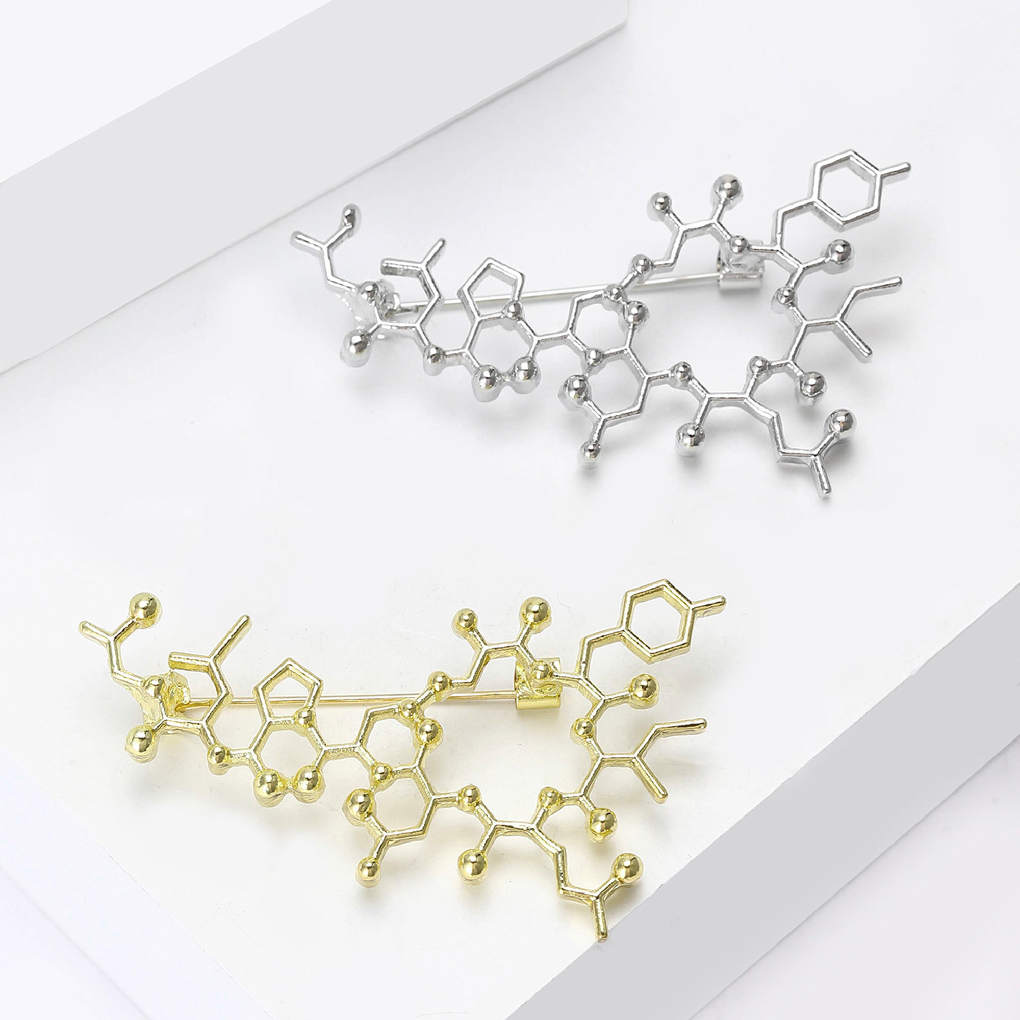Beaut&Berry ファッション化学式ブローチ女性のため - Science Buddies のレビューと価格